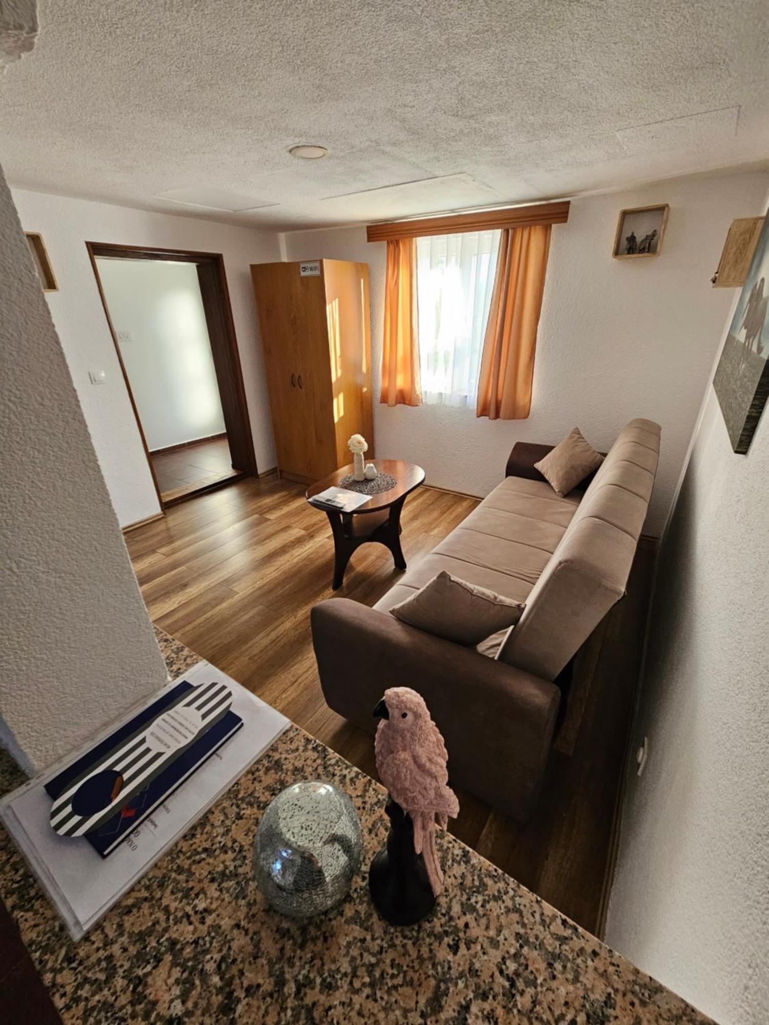 Apartments Luka Rakovica Exteriör bild
