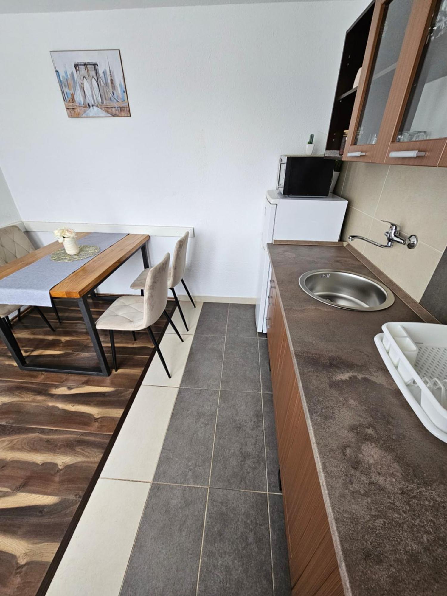 Apartments Luka Rakovica Exteriör bild
